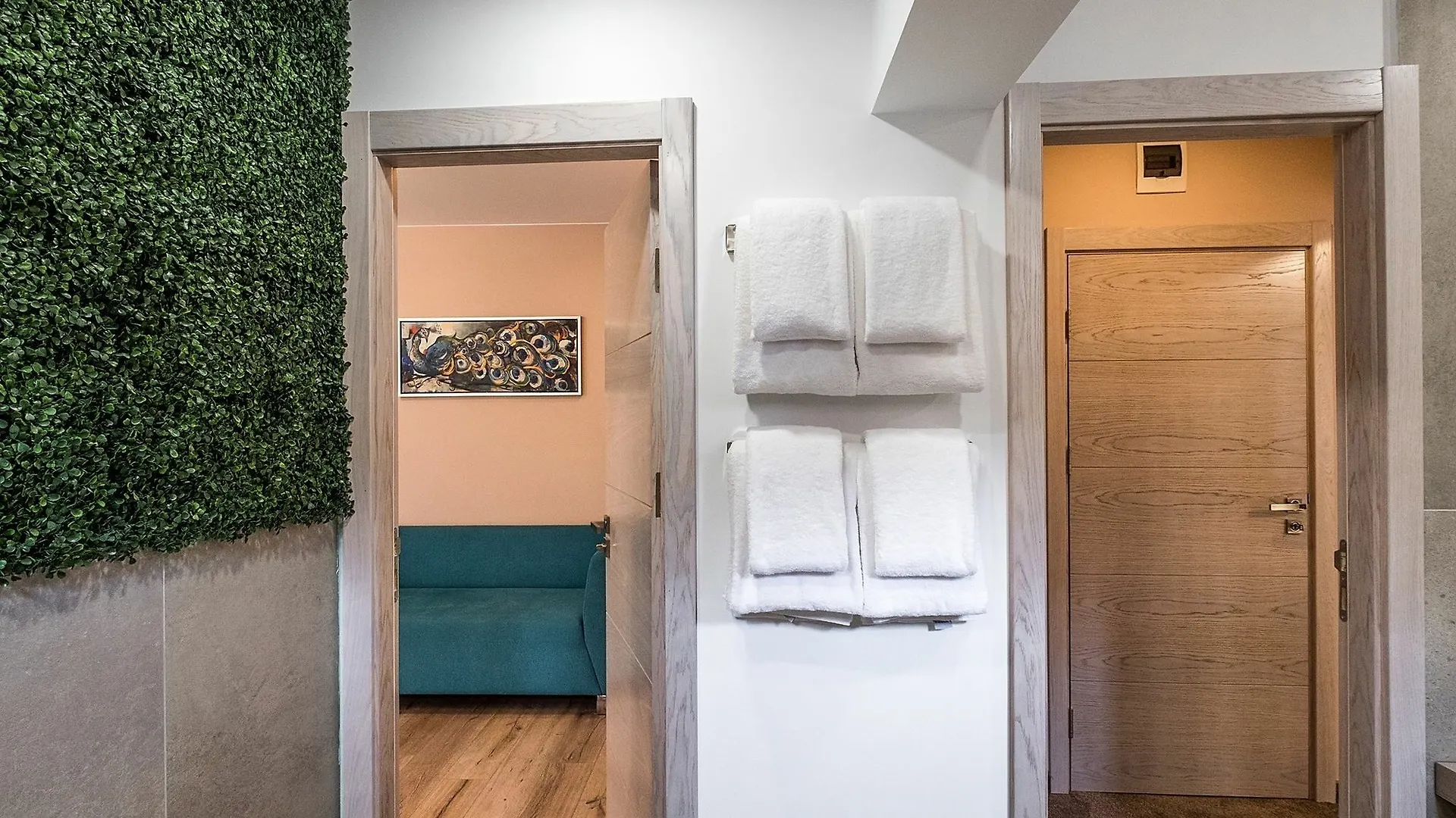 Caro Apartments & Rooms Varna Hotel